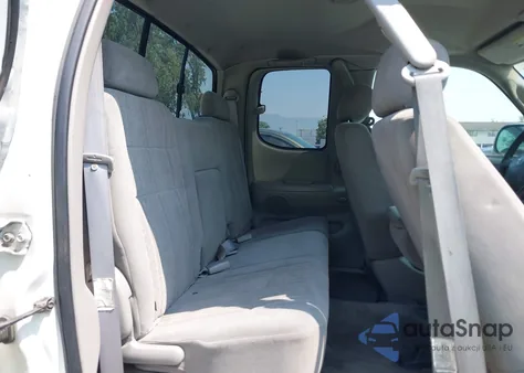 2004 Toyota Tundra Access Cab Sr5 z USA, uszkodzony, nr VIN 5TBRN34144S442062